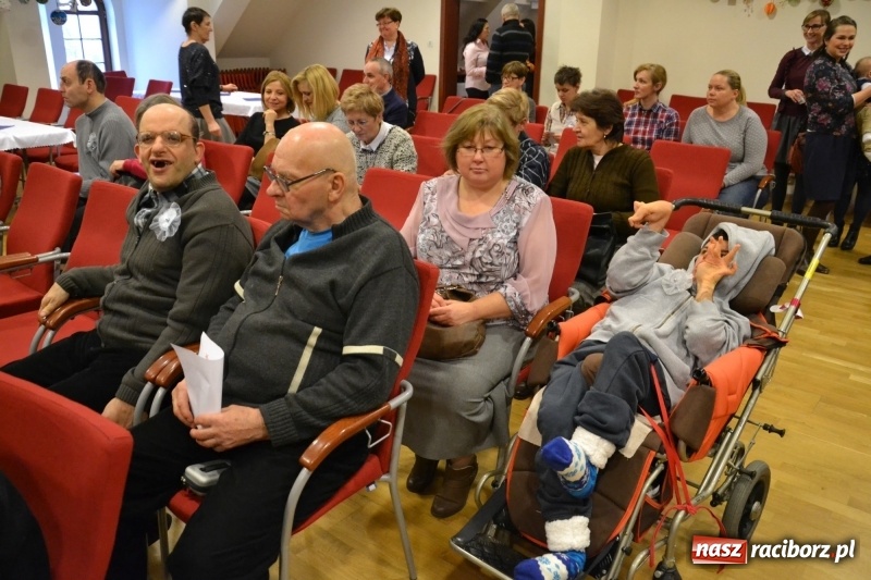 Zdjęcie w galerii na portalu naszraciborz.pl: Szczególne spotkanie wigilijne na raciborskim zamku  wiadomości z regionu