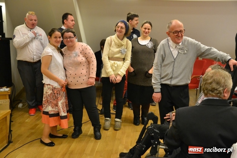 Zdjęcie w galerii na portalu naszraciborz.pl: Szczególne spotkanie wigilijne na raciborskim zamku  wiadomości z regionu