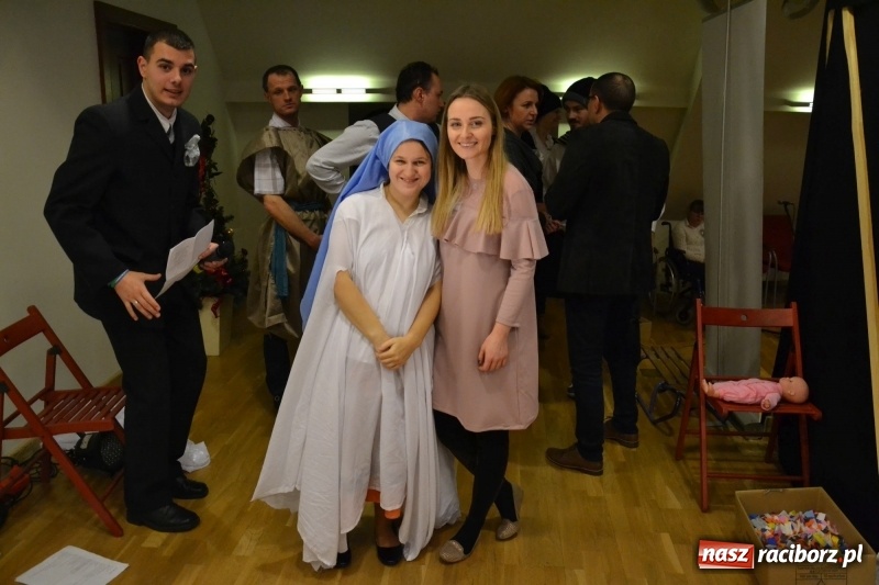 Zdjęcie w galerii na portalu naszraciborz.pl: Szczególne spotkanie wigilijne na raciborskim zamku  wiadomości z regionu