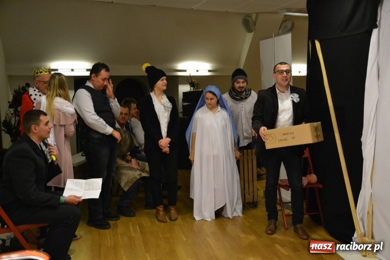 Zdjęcie w galerii na portalu naszraciborz.pl: Szczególne spotkanie wigilijne na raciborskim zamku  wiadomości z regionu