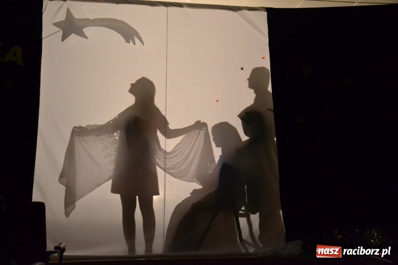 Zdjęcie w galerii na portalu naszraciborz.pl: Szczególne spotkanie wigilijne na raciborskim zamku  wiadomości z regionu