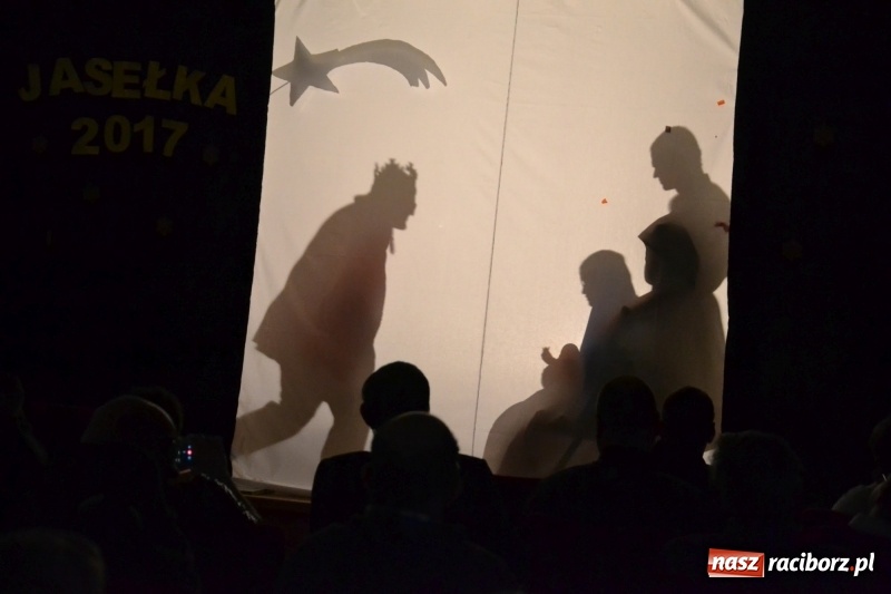 Zdjęcie w galerii na portalu naszraciborz.pl: Szczególne spotkanie wigilijne na raciborskim zamku  wiadomości z regionu