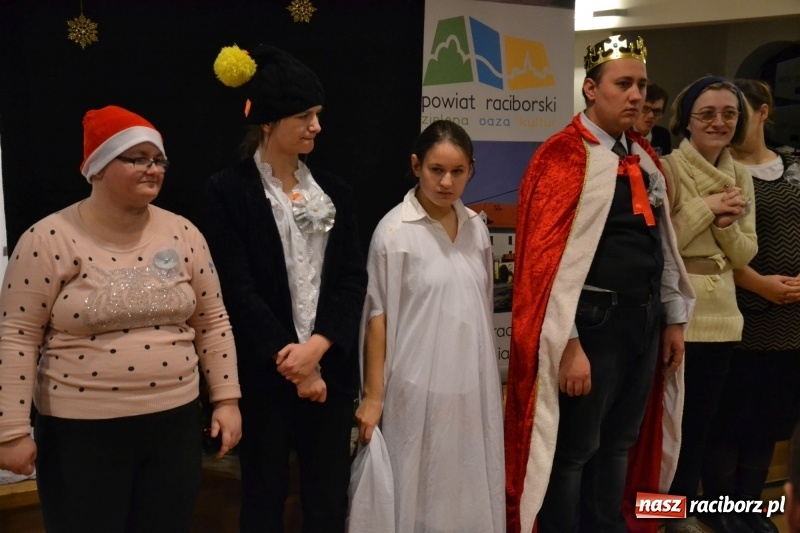 Zdjęcie w galerii na portalu naszraciborz.pl: Szczególne spotkanie wigilijne na raciborskim zamku  wiadomości z regionu