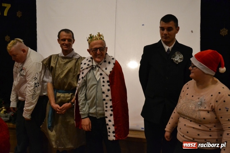 Zdjęcie w galerii na portalu naszraciborz.pl: Szczególne spotkanie wigilijne na raciborskim zamku  wiadomości z regionu