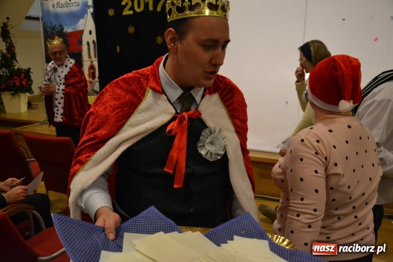 Zdjęcie w galerii na portalu naszraciborz.pl: Szczególne spotkanie wigilijne na raciborskim zamku  wiadomości z regionu