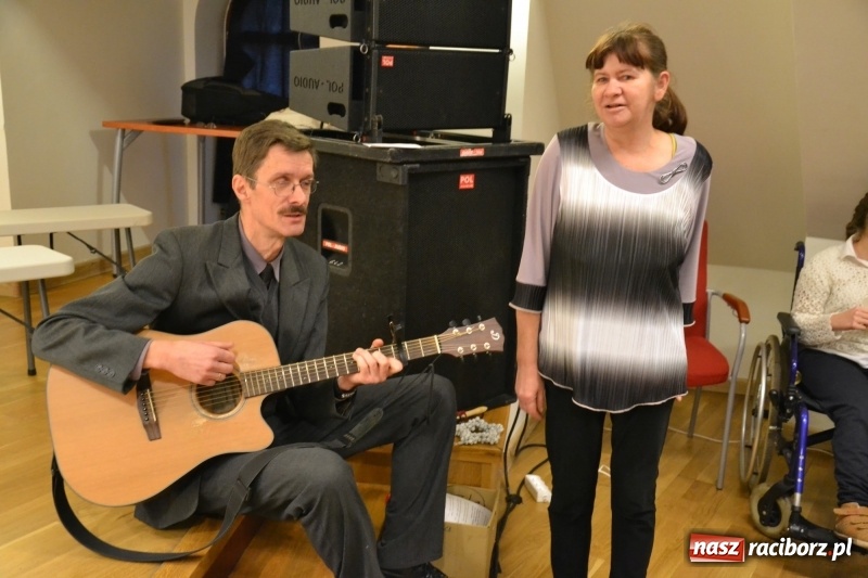 Zdjęcie w galerii na portalu naszraciborz.pl: Szczególne spotkanie wigilijne na raciborskim zamku  wiadomości z regionu