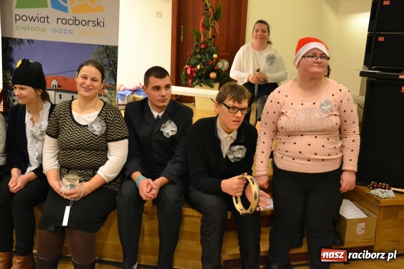 Zdjęcie w galerii na portalu naszraciborz.pl: Szczególne spotkanie wigilijne na raciborskim zamku  wiadomości z regionu