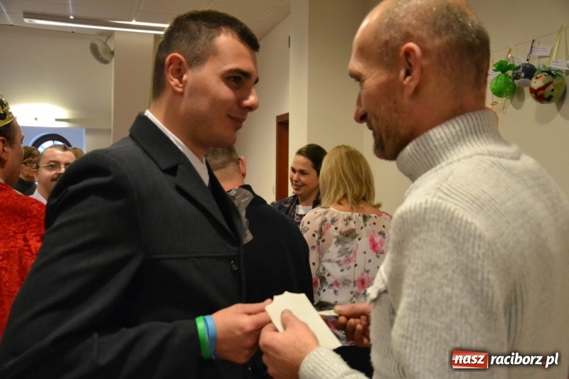 Zdjęcie w galerii na portalu naszraciborz.pl: Szczególne spotkanie wigilijne na raciborskim zamku  wiadomości z regionu