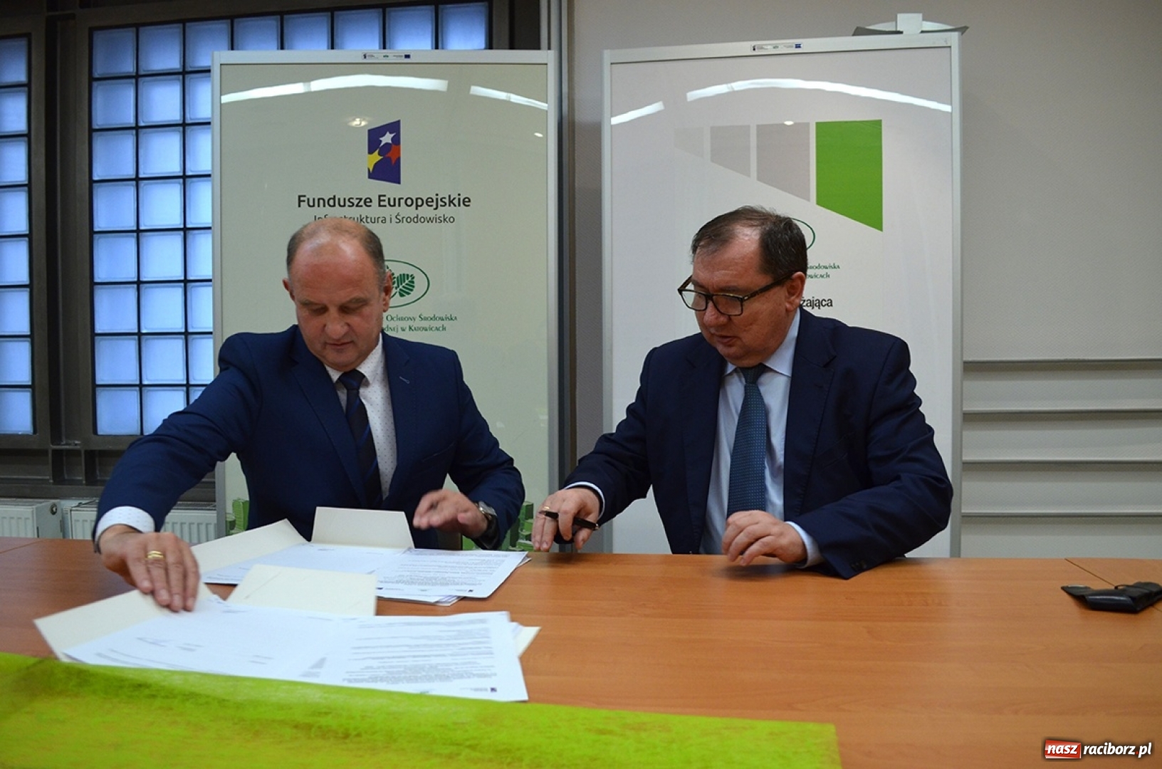 Zdjęcie w galerii na portalu naszraciborz.pl: Podpisanie kolejnej umowy w ramach Poddziałania 1.7.2 POIiŚ wiadomości z regionu