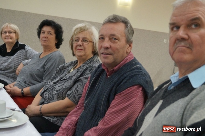 Zdjęcie w galerii na portalu naszraciborz.pl: Anioły z Kobiet Aktywnych w Nędzy pamiętają o potrzebujących wiadomości z regionu