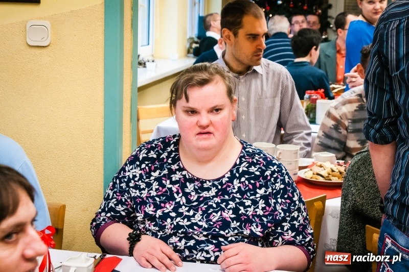 Zdjęcie w galerii na portalu naszraciborz.pl: Warsztaty Terapii Zajęciowej zorganizowały wigilię wiadomości z regionu