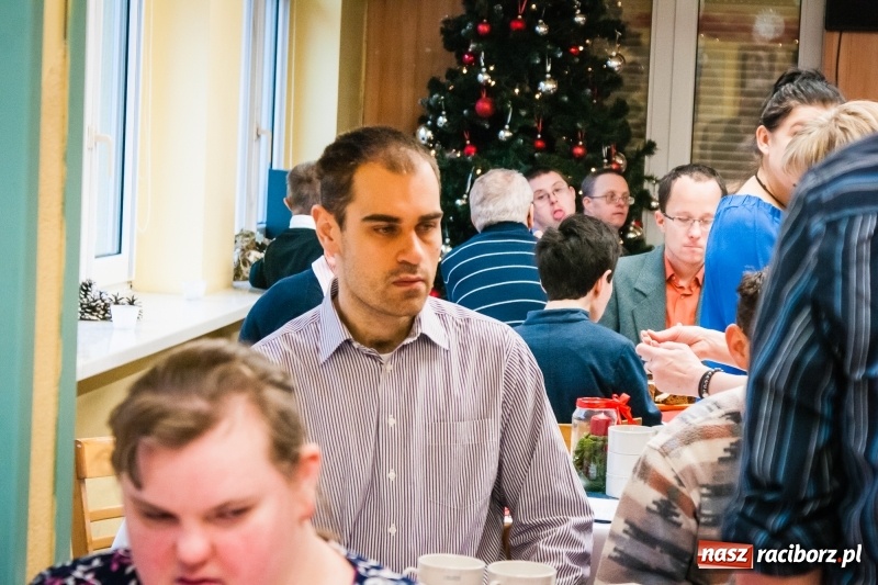 Zdjęcie w galerii na portalu naszraciborz.pl: Warsztaty Terapii Zajęciowej zorganizowały wigilię wiadomości z regionu