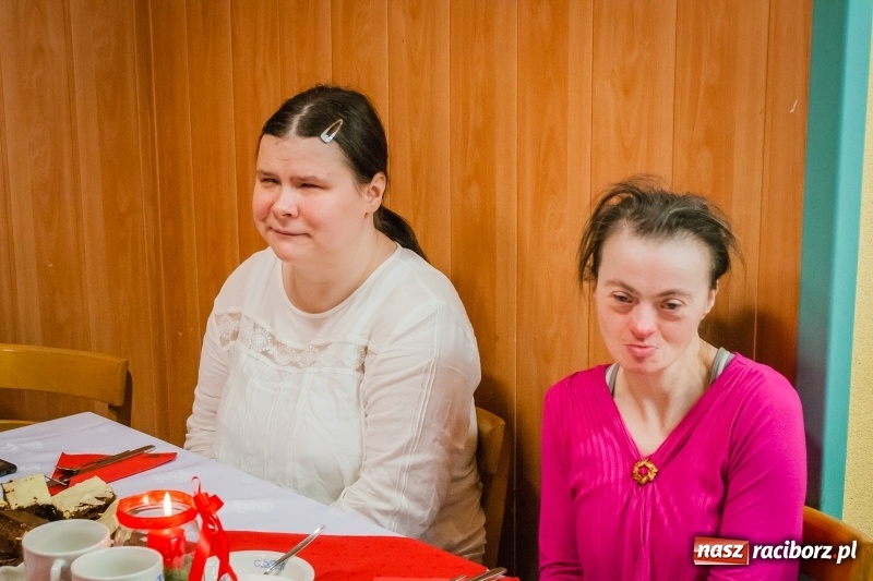 Zdjęcie w galerii na portalu naszraciborz.pl: Warsztaty Terapii Zajęciowej zorganizowały wigilię wiadomości z regionu