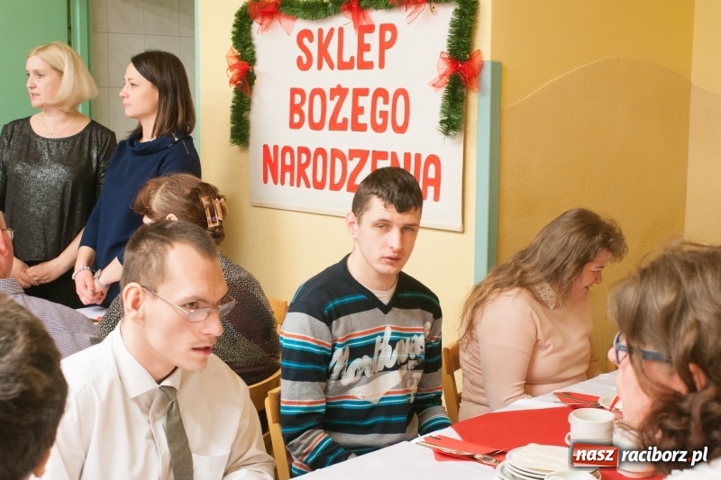 Zdjęcie w galerii na portalu naszraciborz.pl: Warsztaty Terapii Zajęciowej zorganizowały wigilię wiadomości z regionu