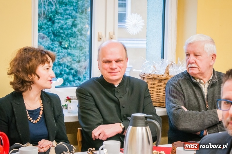 Zdjęcie w galerii na portalu naszraciborz.pl: Warsztaty Terapii Zajęciowej zorganizowały wigilię wiadomości z regionu