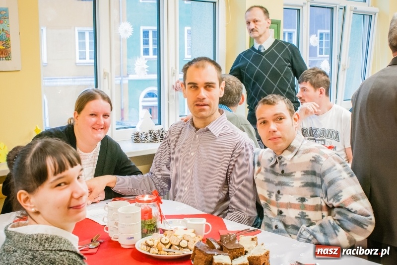 Zdjęcie w galerii na portalu naszraciborz.pl: Warsztaty Terapii Zajęciowej zorganizowały wigilię wiadomości z regionu