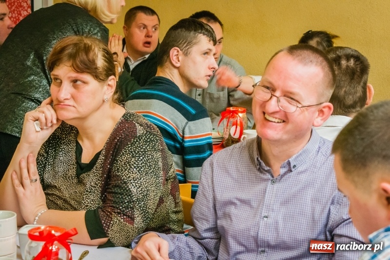 Zdjęcie w galerii na portalu naszraciborz.pl: Warsztaty Terapii Zajęciowej zorganizowały wigilię wiadomości z regionu