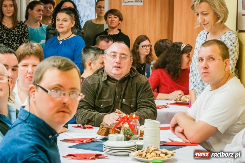 Zdjęcie w galerii na portalu naszraciborz.pl: Warsztaty Terapii Zajęciowej zorganizowały wigilię wiadomości z regionu