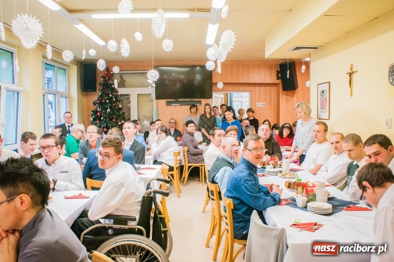 Zdjęcie w galerii na portalu naszraciborz.pl: Warsztaty Terapii Zajęciowej zorganizowały wigilię wiadomości z regionu