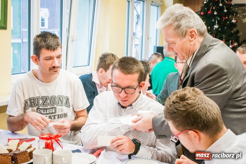 Zdjęcie w galerii na portalu naszraciborz.pl: Warsztaty Terapii Zajęciowej zorganizowały wigilię wiadomości z regionu