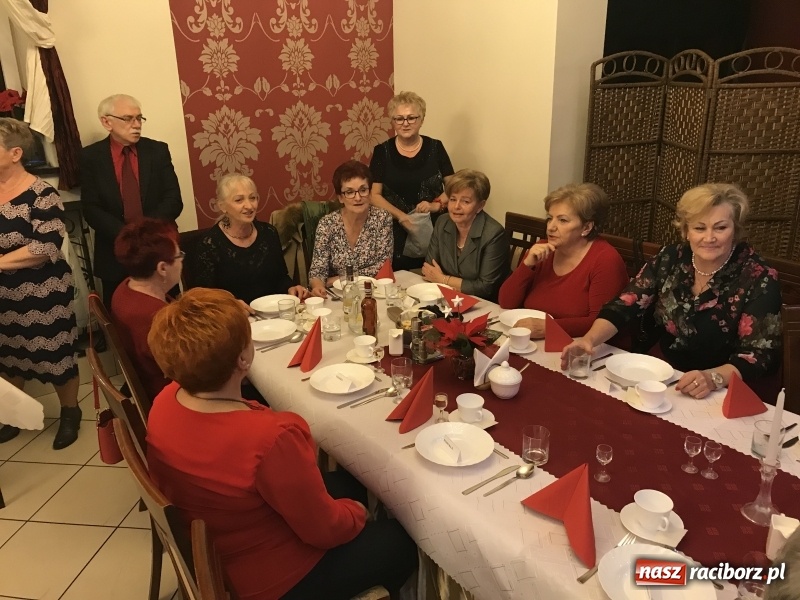 Zdjęcie w galerii na portalu naszraciborz.pl: Spotkanie opłatkowe Uniwersytetu III Wieku wiadomości z regionu