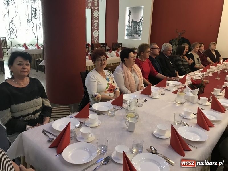 Zdjęcie w galerii na portalu naszraciborz.pl: Spotkanie opłatkowe Uniwersytetu III Wieku wiadomości z regionu