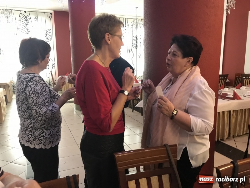 Zdjęcie w galerii na portalu naszraciborz.pl: Spotkanie opłatkowe Uniwersytetu III Wieku wiadomości z regionu