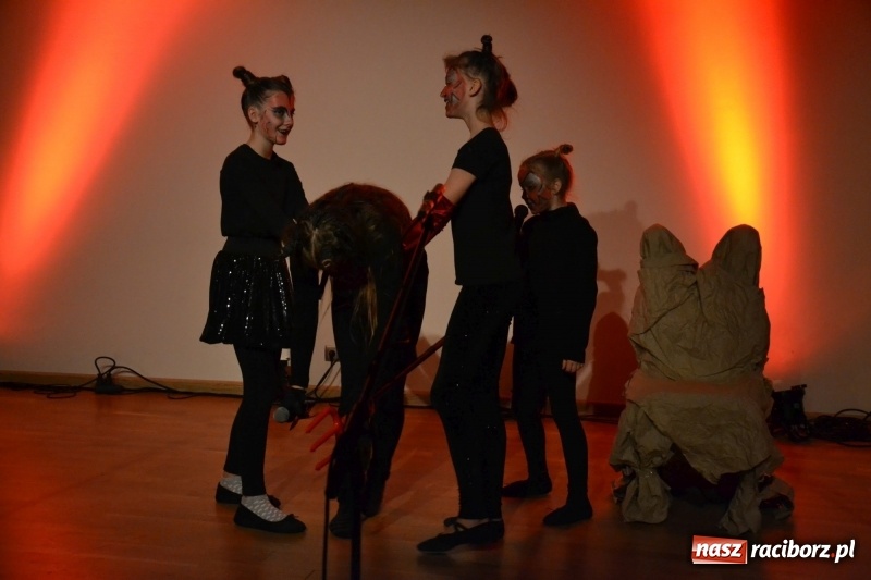 Zdjęcie w galerii na portalu naszraciborz.pl: Jasełka wraz z koncertem kolęd oraz jarmark bożonarodzeniowy na Zamku Piastowskim  wiadomości z regionu