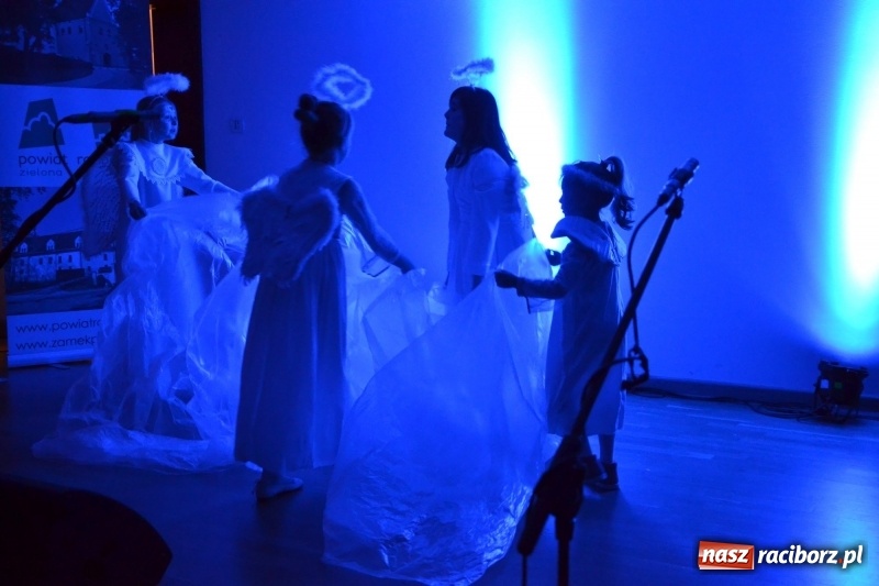 Zdjęcie w galerii na portalu naszraciborz.pl: Jasełka wraz z koncertem kolęd oraz jarmark bożonarodzeniowy na Zamku Piastowskim  wiadomości z regionu