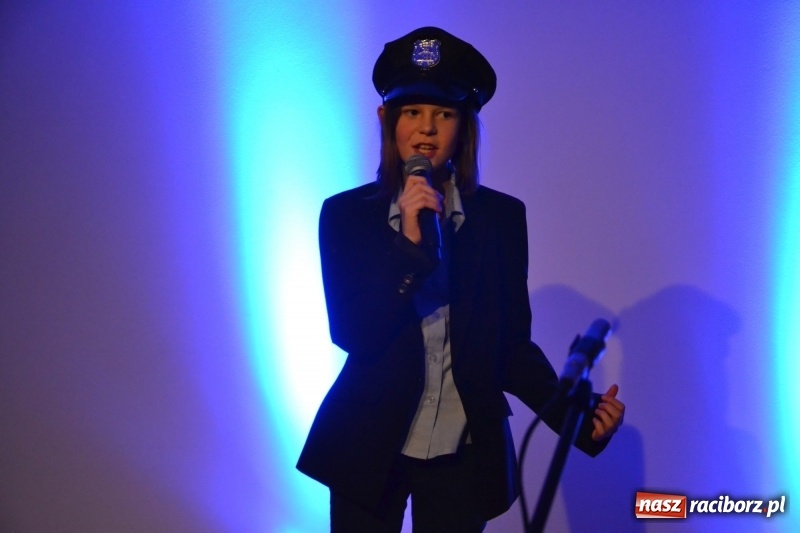 Zdjęcie w galerii na portalu naszraciborz.pl: Jasełka wraz z koncertem kolęd oraz jarmark bożonarodzeniowy na Zamku Piastowskim  wiadomości z regionu