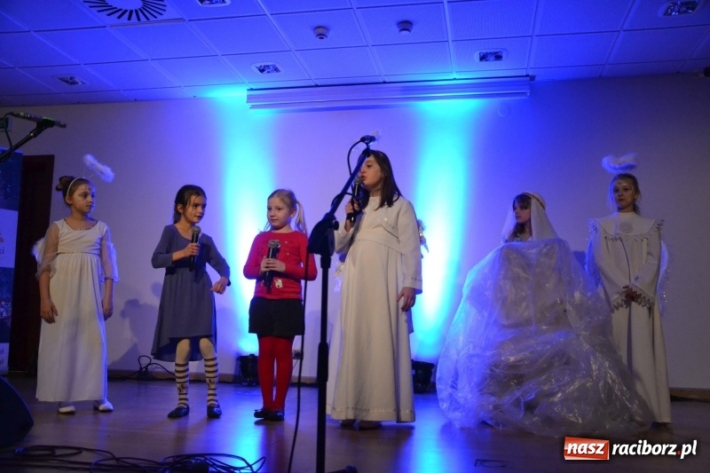 Zdjęcie w galerii na portalu naszraciborz.pl: Jasełka wraz z koncertem kolęd oraz jarmark bożonarodzeniowy na Zamku Piastowskim  wiadomości z regionu