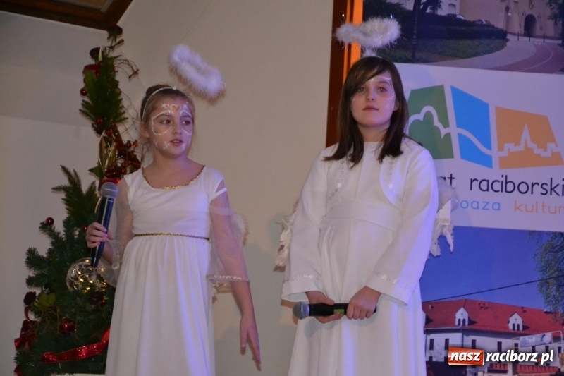 Zdjęcie w galerii na portalu naszraciborz.pl: Jasełka wraz z koncertem kolęd oraz jarmark bożonarodzeniowy na Zamku Piastowskim  wiadomości z regionu