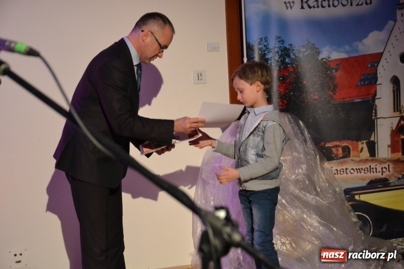 Zdjęcie w galerii na portalu naszraciborz.pl: Jasełka wraz z koncertem kolęd oraz jarmark bożonarodzeniowy na Zamku Piastowskim  wiadomości z regionu