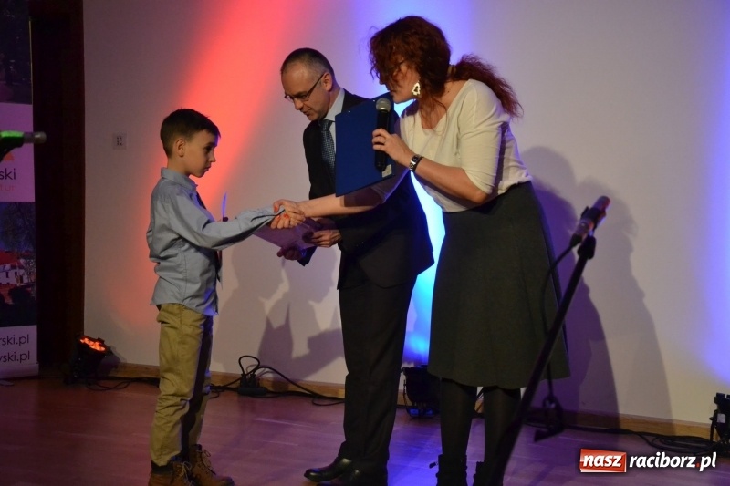 Zdjęcie w galerii na portalu naszraciborz.pl: Jasełka wraz z koncertem kolęd oraz jarmark bożonarodzeniowy na Zamku Piastowskim  wiadomości z regionu