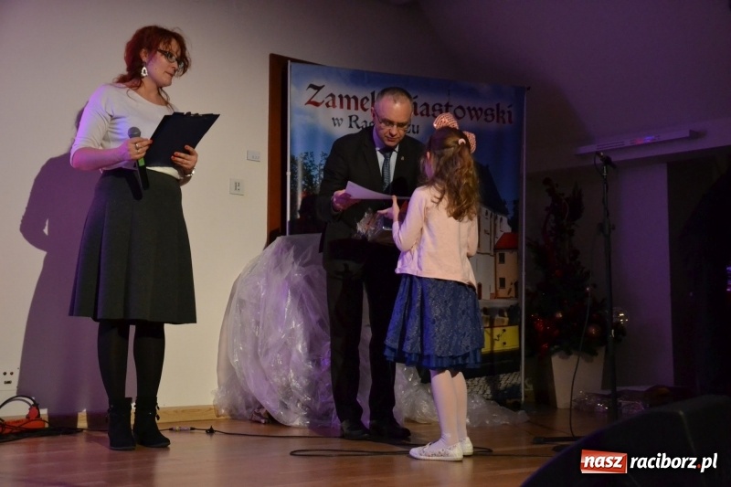 Zdjęcie w galerii na portalu naszraciborz.pl: Jasełka wraz z koncertem kolęd oraz jarmark bożonarodzeniowy na Zamku Piastowskim  wiadomości z regionu