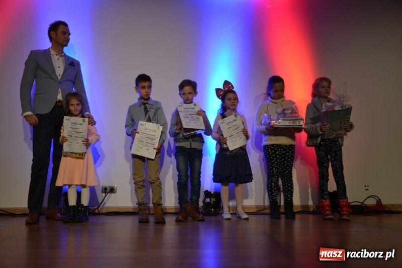 Zdjęcie w galerii na portalu naszraciborz.pl: Jasełka wraz z koncertem kolęd oraz jarmark bożonarodzeniowy na Zamku Piastowskim  wiadomości z regionu