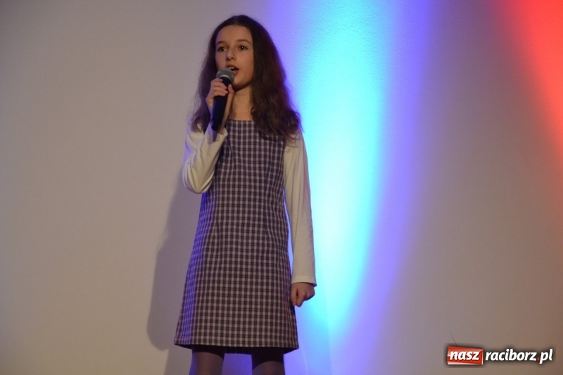 Zdjęcie w galerii na portalu naszraciborz.pl: Jasełka wraz z koncertem kolęd oraz jarmark bożonarodzeniowy na Zamku Piastowskim  wiadomości z regionu