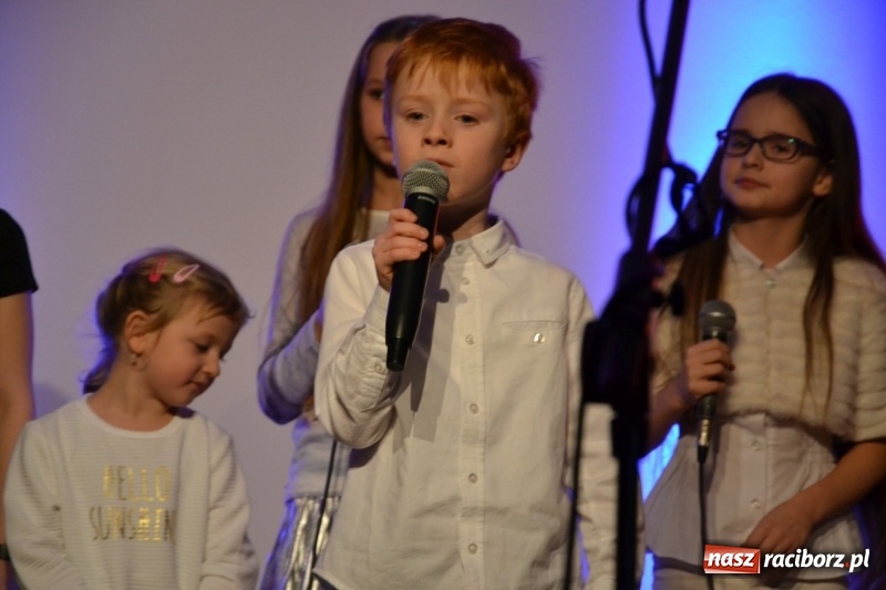 Zdjęcie w galerii na portalu naszraciborz.pl: Jasełka wraz z koncertem kolęd oraz jarmark bożonarodzeniowy na Zamku Piastowskim  wiadomości z regionu