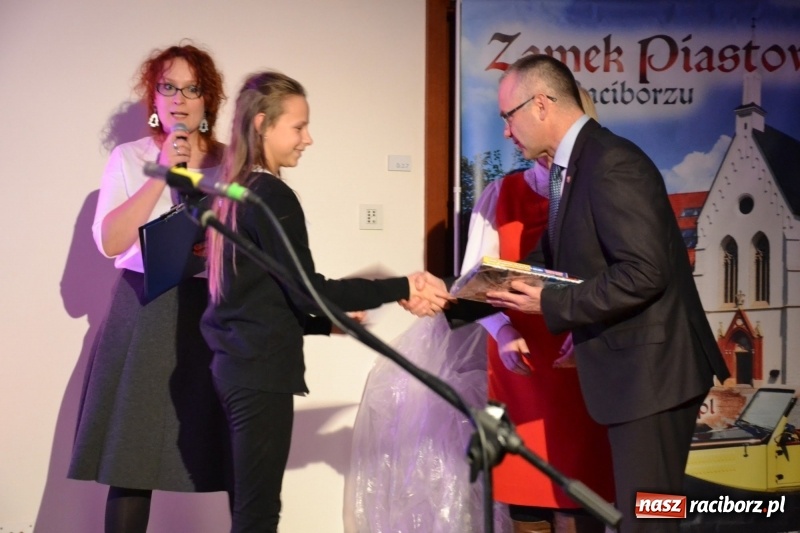 Zdjęcie w galerii na portalu naszraciborz.pl: Jasełka wraz z koncertem kolęd oraz jarmark bożonarodzeniowy na Zamku Piastowskim  wiadomości z regionu