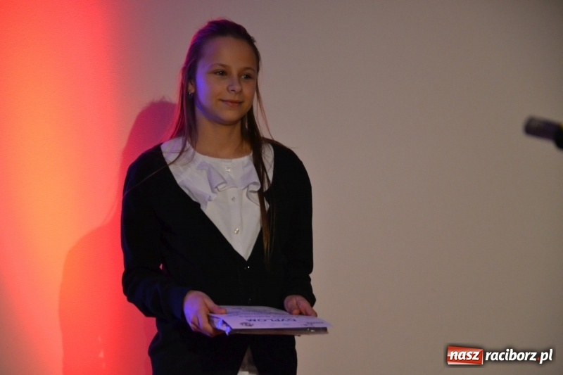 Zdjęcie w galerii na portalu naszraciborz.pl: Jasełka wraz z koncertem kolęd oraz jarmark bożonarodzeniowy na Zamku Piastowskim  wiadomości z regionu