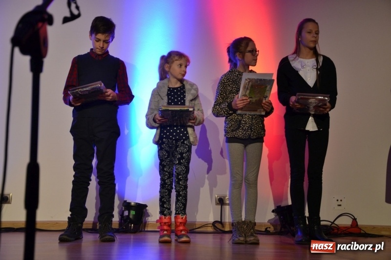 Zdjęcie w galerii na portalu naszraciborz.pl: Jasełka wraz z koncertem kolęd oraz jarmark bożonarodzeniowy na Zamku Piastowskim  wiadomości z regionu