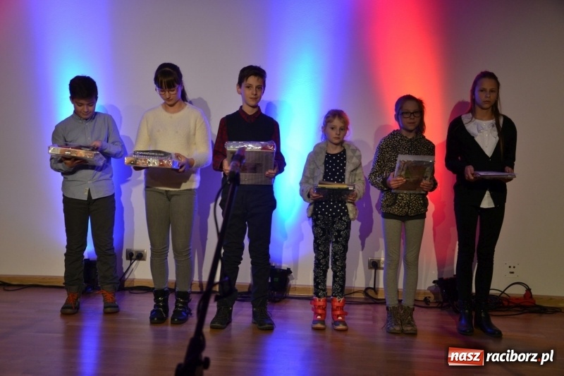 Zdjęcie w galerii na portalu naszraciborz.pl: Jasełka wraz z koncertem kolęd oraz jarmark bożonarodzeniowy na Zamku Piastowskim  wiadomości z regionu