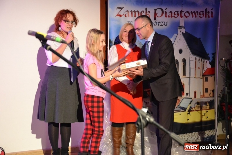 Zdjęcie w galerii na portalu naszraciborz.pl: Jasełka wraz z koncertem kolęd oraz jarmark bożonarodzeniowy na Zamku Piastowskim  wiadomości z regionu
