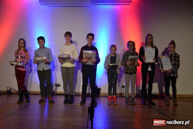 Zdjęcie w galerii na portalu naszraciborz.pl: Jasełka wraz z koncertem kolęd oraz jarmark bożonarodzeniowy na Zamku Piastowskim  wiadomości z regionu