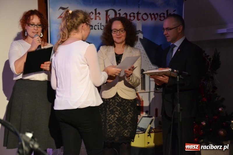 Zdjęcie w galerii na portalu naszraciborz.pl: Jasełka wraz z koncertem kolęd oraz jarmark bożonarodzeniowy na Zamku Piastowskim  wiadomości z regionu