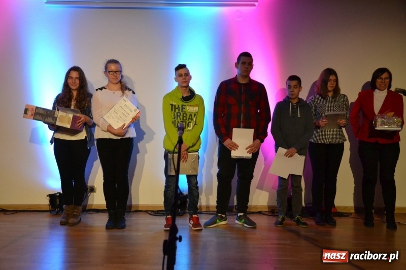 Zdjęcie w galerii na portalu naszraciborz.pl: Jasełka wraz z koncertem kolęd oraz jarmark bożonarodzeniowy na Zamku Piastowskim  wiadomości z regionu