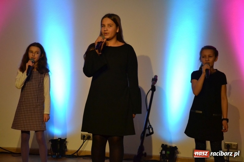 Zdjęcie w galerii na portalu naszraciborz.pl: Jasełka wraz z koncertem kolęd oraz jarmark bożonarodzeniowy na Zamku Piastowskim  wiadomości z regionu