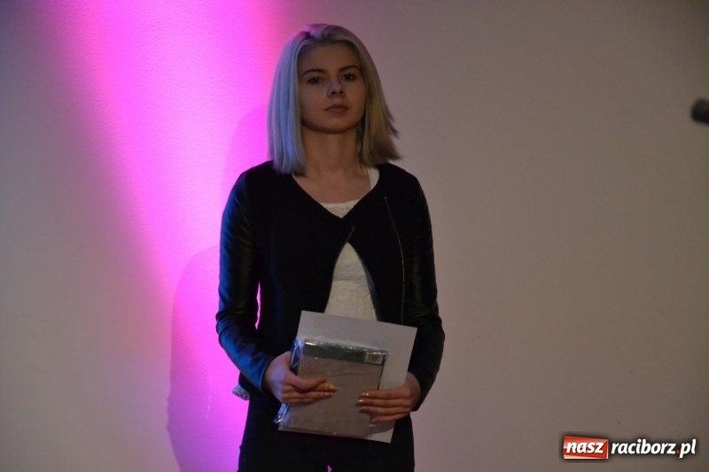 Zdjęcie w galerii na portalu naszraciborz.pl: Jasełka wraz z koncertem kolęd oraz jarmark bożonarodzeniowy na Zamku Piastowskim  wiadomości z regionu