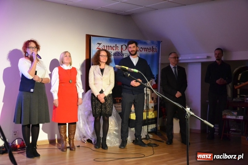 Zdjęcie w galerii na portalu naszraciborz.pl: Jasełka wraz z koncertem kolęd oraz jarmark bożonarodzeniowy na Zamku Piastowskim  wiadomości z regionu