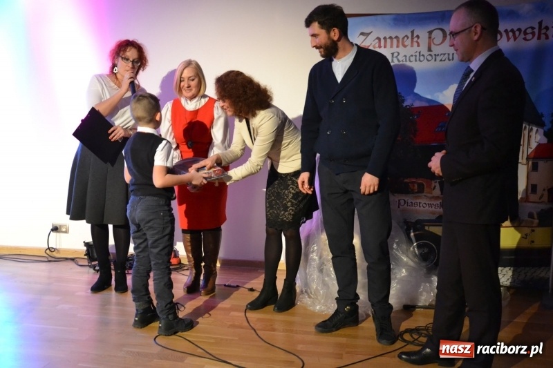 Zdjęcie w galerii na portalu naszraciborz.pl: Jasełka wraz z koncertem kolęd oraz jarmark bożonarodzeniowy na Zamku Piastowskim  wiadomości z regionu